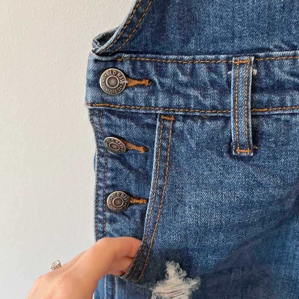 Old Navy Distressed Denim Overall Shorts - Picture 5 of 11